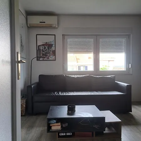 Art Apartment *
