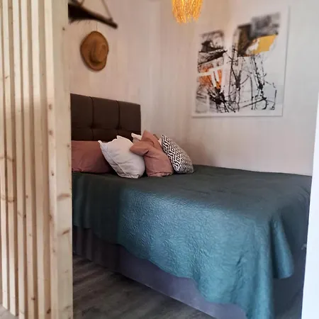 Art Apartment *